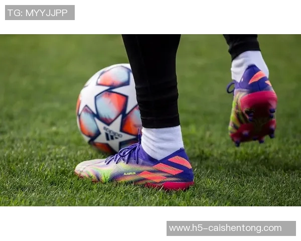 选择最佳前锋足球鞋助你在场上大放异彩的全面指南